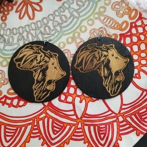 Large Round Africa Wooden Dangle 3 1/4"